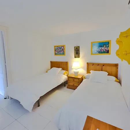 Skol 212. Two Bedrooms Duplex In Centre On The Beachfront. Lägenhet *