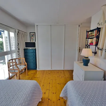 Skol 212. Two Bedrooms Duplex In Centre On The Beachfront. Appartamento Marbella